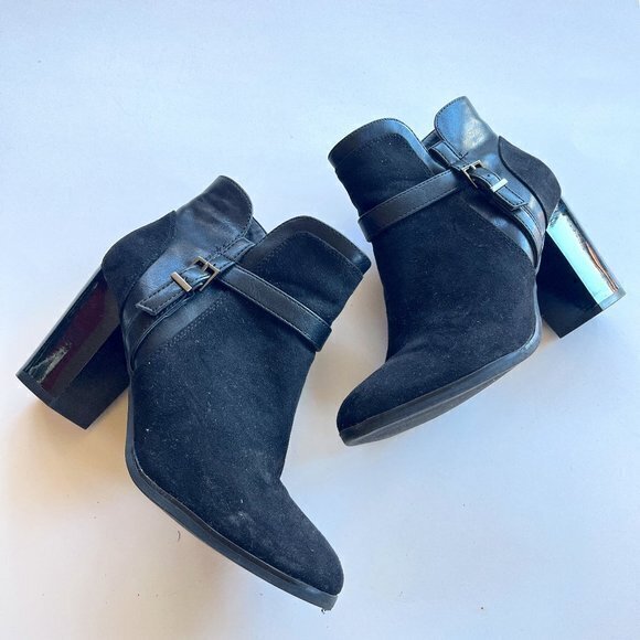 Kelly & Katie Shoes - Kelly‎ & Katie DIVIA BOOTIE Shoes Black Faux Suede Womens Size 7.5M Chunky Heels